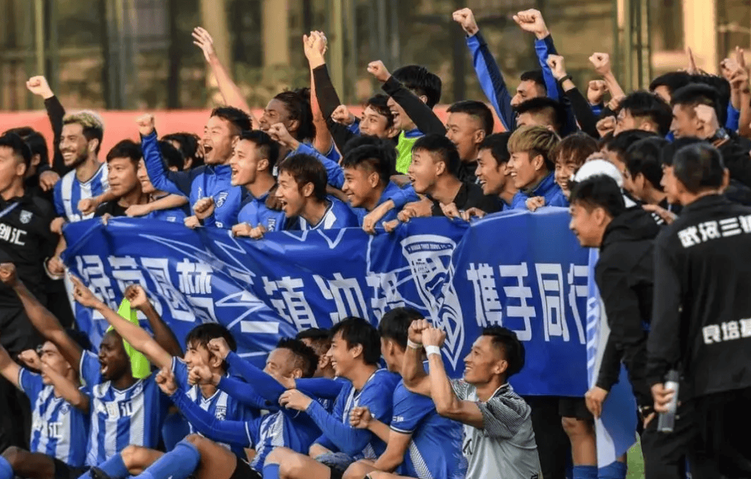 新利体育-中超-帕拉西奥斯造2球图多列点射三镇2-1逆转胜新鹏城(帕拉西奥斯简介)